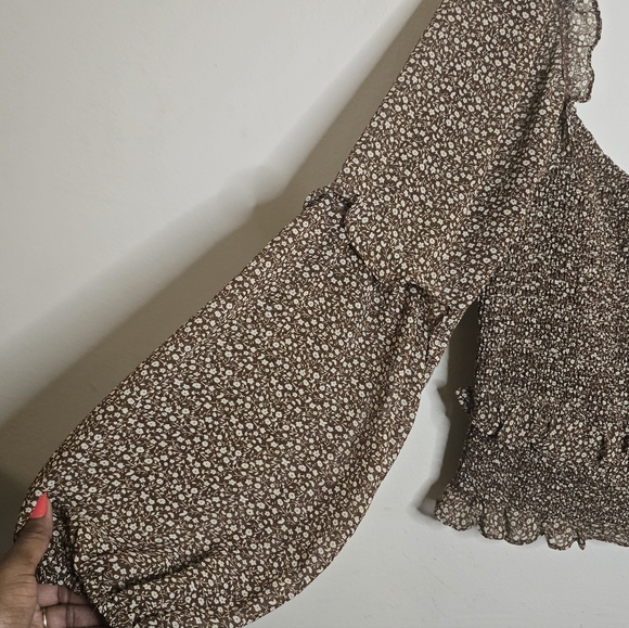 ASTR The Label Top Women's Size Large Brown Floral Smocked Ruffle Long Sleeve - Picture 11 of 15